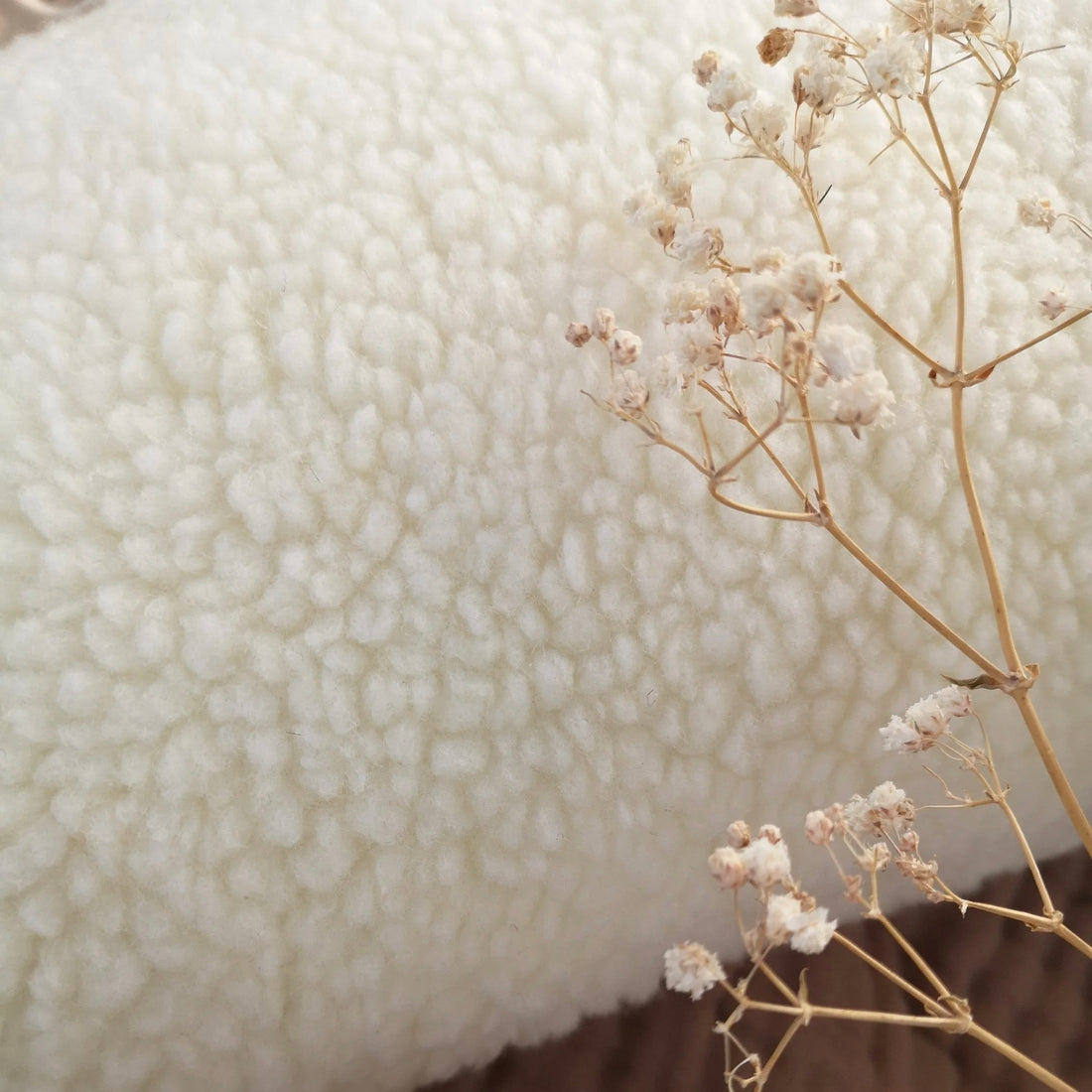 π¨π¦ Ivory Sherpa Moon Cushion