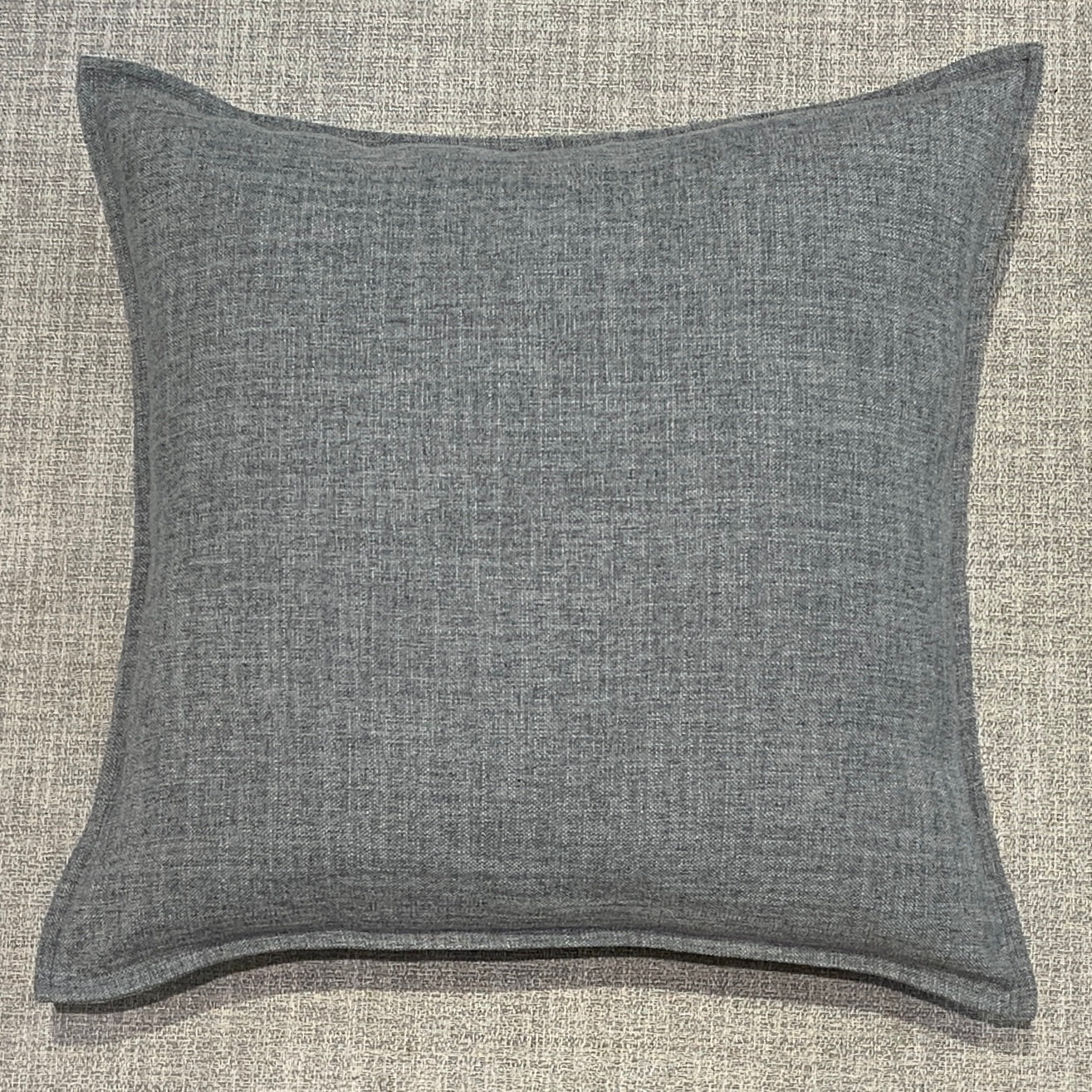 Heathered Flange Cushion - Graphite